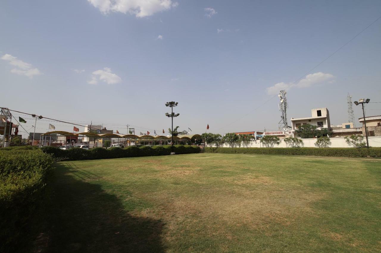 Hotel Deep Palace Jind Bagian luar foto